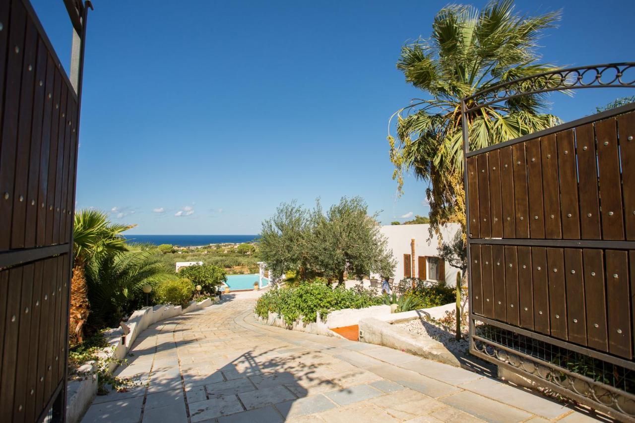 Villa Maria Una Finestra Sul Mare Valderice Bagian luar foto